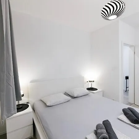 Location Apt. 1 Marghareta With Sea View アパート ドゥブロブニク